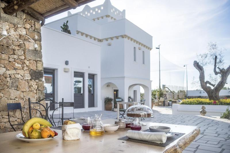 Masseria Le Mandorle Ugento Buitenkant foto